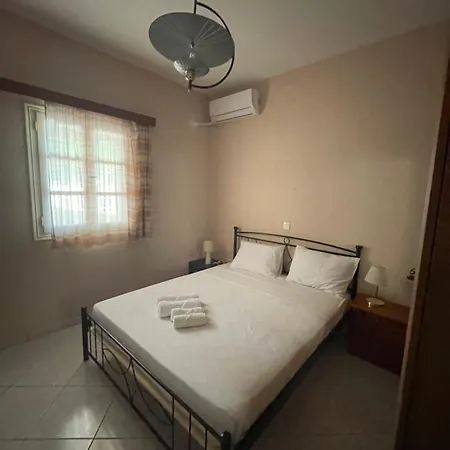 Сasa de vacaciones The Kefalonian Divarata House